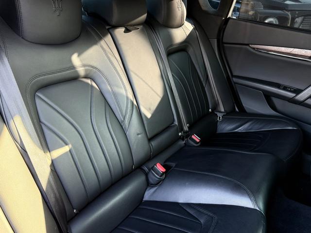 クアトロポルテ GT S LEAP DESIGNカーボンエアロ HyperForged22インチAW PowerCraftセンターパイプ ダウンサス サンルーフ ブラックレザーシート V8ツインターボ(36枚目)