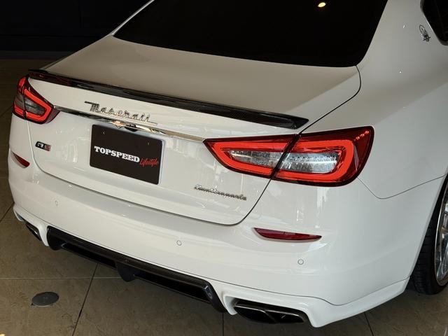 クアトロポルテ GT S LEAP DESIGNカーボンエアロ HyperForged22インチAW PowerCraftセンターパイプ ダウンサス サンルーフ ブラックレザーシート V8ツインターボ(54枚目)