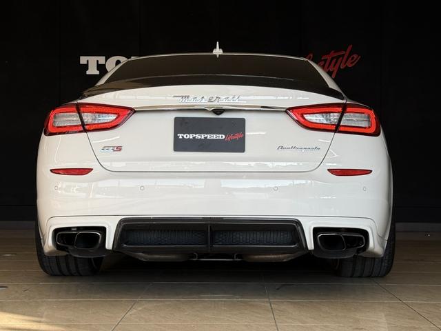 クアトロポルテ GT S LEAP DESIGNカーボンエアロ HyperForged22インチAW PowerCraftセンターパイプ ダウンサス サンルーフ ブラックレザーシート V8ツインターボ(58枚目)