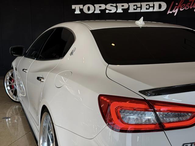 クアトロポルテ GT S LEAP DESIGNカーボンエアロ HyperForged22インチAW PowerCraftセンターパイプ ダウンサス サンルーフ ブラックレザーシート V8ツインターボ(63枚目)