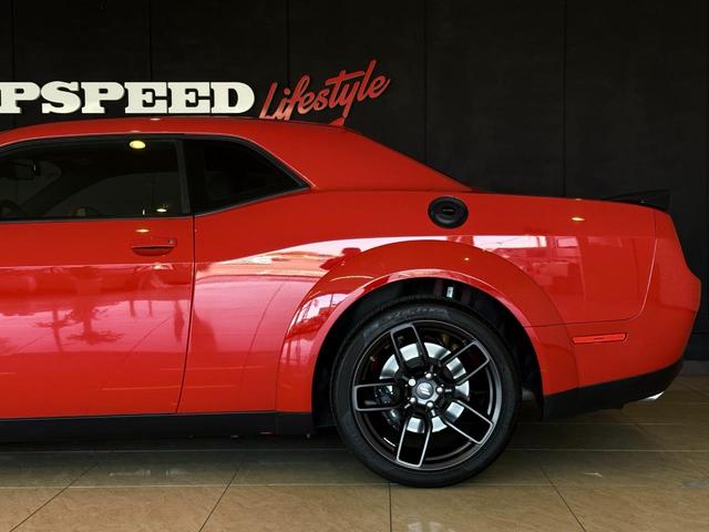 ダッジ・チャレンジャー Ｒ／Ｔ　スキャットパック　ワイドボディー　純正ワイドボディー　　Ｂｒｅｍｂｏ６Ｐｏｔ　ダックテール　ディフューザー　純正２０インチＡＷ　純正ハーフレザーシート　シートヒーター　シートクーラー　ＡｐｐｌｅＣａｒＰｌｅｙ（70枚目）