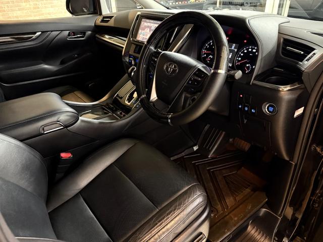 ヴェルファイア ３．５ＺＡ　Ｇエディション　ＬＭ　Ｓｔｙｌｅ　Ｃｕｓｔｏｍ　レーダー探知機　パワーシート　シートヒーター　後席フリップダウンモニター　７名乗り　ＥＴＣ　アンビエントライト　バーニングブラッククリスタルシャインガラスフレーク（16枚目）