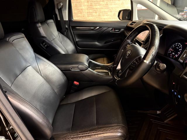 ヴェルファイア ３．５ＺＡ　Ｇエディション　ＬＭ　Ｓｔｙｌｅ　Ｃｕｓｔｏｍ　レーダー探知機　パワーシート　シートヒーター　後席フリップダウンモニター　７名乗り　ＥＴＣ　アンビエントライト　バーニングブラッククリスタルシャインガラスフレーク（17枚目）