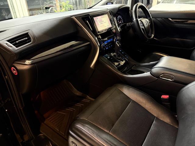 ヴェルファイア ３．５ＺＡ　Ｇエディション　ＬＭ　Ｓｔｙｌｅ　Ｃｕｓｔｏｍ　レーダー探知機　パワーシート　シートヒーター　後席フリップダウンモニター　７名乗り　ＥＴＣ　アンビエントライト　バーニングブラッククリスタルシャインガラスフレーク（19枚目）