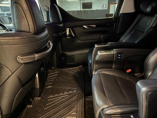 ヴェルファイア ３．５ＺＡ　Ｇエディション　ＬＭ　Ｓｔｙｌｅ　Ｃｕｓｔｏｍ　レーダー探知機　パワーシート　シートヒーター　後席フリップダウンモニター　７名乗り　ＥＴＣ　アンビエントライト　バーニングブラッククリスタルシャインガラスフレーク（23枚目）