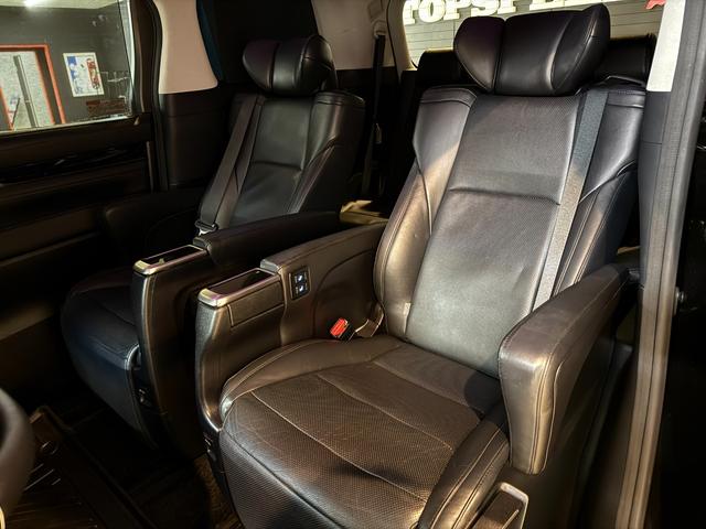 ヴェルファイア ３．５ＺＡ　Ｇエディション　ＬＭ　Ｓｔｙｌｅ　Ｃｕｓｔｏｍ　レーダー探知機　パワーシート　シートヒーター　後席フリップダウンモニター　７名乗り　ＥＴＣ　アンビエントライト　バーニングブラッククリスタルシャインガラスフレーク（24枚目）