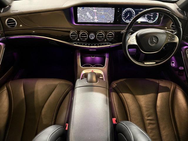 Ｓクラス Ｓ４００ハイブリッド　Ｓ６３後期Ｓｔｙｌｅ　ＡＭＧ　Ｓｐｏｒｔ　ＰＫＧ　３６０度カメラ　ＷＯＲＫグノーシス２１インチ　サンルーフ　パワーシート　ロワリングキット　黒革シート　後期ヘッド　後期テール　パヒュームアトマイザー（15枚目）