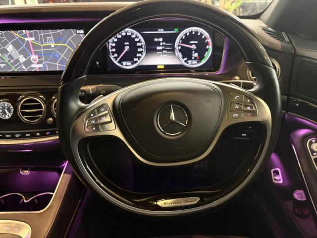 Ｓクラス Ｓ４００ハイブリッド　Ｓ６３後期Ｓｔｙｌｅ　ＡＭＧ　Ｓｐｏｒｔ　ＰＫＧ　３６０度カメラ　ＷＯＲＫグノーシス２１インチ　サンルーフ　パワーシート　ロワリングキット　黒革シート　後期ヘッド　後期テール　パヒュームアトマイザー（17枚目）