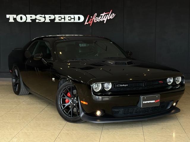 ダッジ・チャレンジャー Ｒ／Ｔ　プラス　シェイカー　ｂｒｅｍｂｏキャリパー　ＢＣ　ＲＡＣＩＮＧ車高調　ＳＲＴ２０インチＡＷ　Ａｌｐｉｎｅサウンドシステム　ＡｐｐｌｅＣａｒＰｌｅｙ　ＤｏｄｇｅＰｅｒｆｏｍａｎｃＣｏｎｔｏｔｏｌ　ホワイトメーター（8枚目）