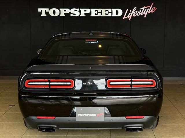 ダッジ・チャレンジャー Ｒ／Ｔ　プラス　シェイカー　ｂｒｅｍｂｏキャリパー　ＢＣ　ＲＡＣＩＮＧ車高調　ＳＲＴ２０インチＡＷ　Ａｌｐｉｎｅサウンドシステム　ＡｐｐｌｅＣａｒＰｌｅｙ　ＤｏｄｇｅＰｅｒｆｏｍａｎｃＣｏｎｔｏｔｏｌ　ホワイトメーター（12枚目）