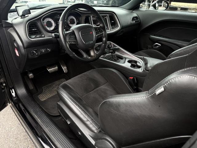 ダッジ・チャレンジャー Ｒ／Ｔ　プラス　シェイカー　ｂｒｅｍｂｏキャリパー　ＢＣ　ＲＡＣＩＮＧ車高調　ＳＲＴ２０インチＡＷ　Ａｌｐｉｎｅサウンドシステム　ＡｐｐｌｅＣａｒＰｌｅｙ　ＤｏｄｇｅＰｅｒｆｏｍａｎｃＣｏｎｔｏｔｏｌ　ホワイトメーター（19枚目）