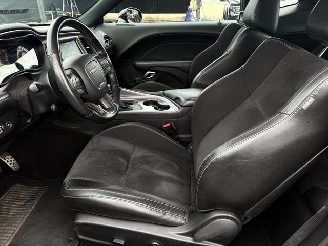 ダッジ・チャレンジャー Ｒ／Ｔ　プラス　シェイカー　ｂｒｅｍｂｏキャリパー　ＢＣ　ＲＡＣＩＮＧ車高調　ＳＲＴ２０インチＡＷ　Ａｌｐｉｎｅサウンドシステム　ＡｐｐｌｅＣａｒＰｌｅｙ　ＤｏｄｇｅＰｅｒｆｏｍａｎｃＣｏｎｔｏｔｏｌ　ホワイトメーター（21枚目）