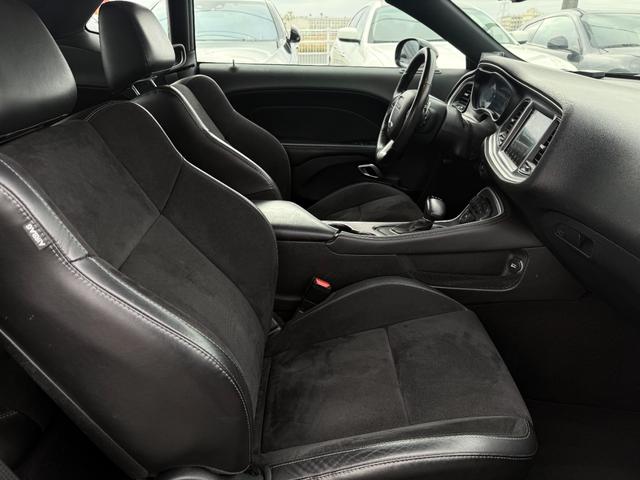 ダッジ・チャレンジャー Ｒ／Ｔ　プラス　シェイカー　ｂｒｅｍｂｏキャリパー　ＢＣ　ＲＡＣＩＮＧ車高調　ＳＲＴ２０インチＡＷ　Ａｌｐｉｎｅサウンドシステム　ＡｐｐｌｅＣａｒＰｌｅｙ　ＤｏｄｇｅＰｅｒｆｏｍａｎｃＣｏｎｔｏｔｏｌ　ホワイトメーター（24枚目）