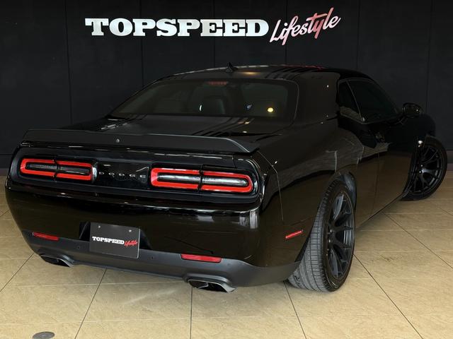 ダッジ・チャレンジャー Ｒ／Ｔ　プラス　シェイカー　ｂｒｅｍｂｏキャリパー　ＢＣ　ＲＡＣＩＮＧ車高調　ＳＲＴ２０インチＡＷ　Ａｌｐｉｎｅサウンドシステム　ＡｐｐｌｅＣａｒＰｌｅｙ　ＤｏｄｇｅＰｅｒｆｏｍａｎｃＣｏｎｔｏｔｏｌ　ホワイトメーター（55枚目）