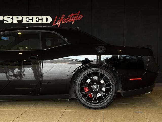 ダッジ・チャレンジャー Ｒ／Ｔ　プラス　シェイカー　ｂｒｅｍｂｏキャリパー　ＢＣ　ＲＡＣＩＮＧ車高調　ＳＲＴ２０インチＡＷ　Ａｌｐｉｎｅサウンドシステム　ＡｐｐｌｅＣａｒＰｌｅｙ　ＤｏｄｇｅＰｅｒｆｏｍａｎｃＣｏｎｔｏｔｏｌ　ホワイトメーター（72枚目）