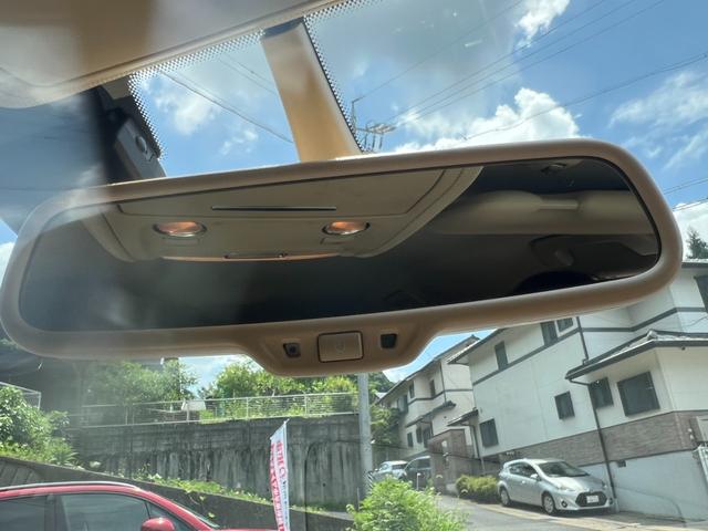 Ａ４アバント ２．０ＴＦＳＩ　レザーパッケージ／ベージュレザー／ＥＴＣ／ワンオーナー／地デジ／純正ナビ／Ｂカメラ／シートヒーター／プッシュスタート／純正ＡＷ（39枚目）