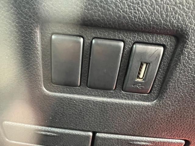 エルグランド ２５０ハイウェイスター　７人の乗り／純正ナビ／バックカメラ／ＥＴＣ／両側電動スライドドア／社外ホイール（24枚目）