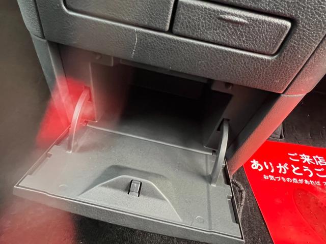 エルグランド ２５０ハイウェイスター　７人の乗り／純正ナビ／バックカメラ／ＥＴＣ／両側電動スライドドア／社外ホイール（34枚目）