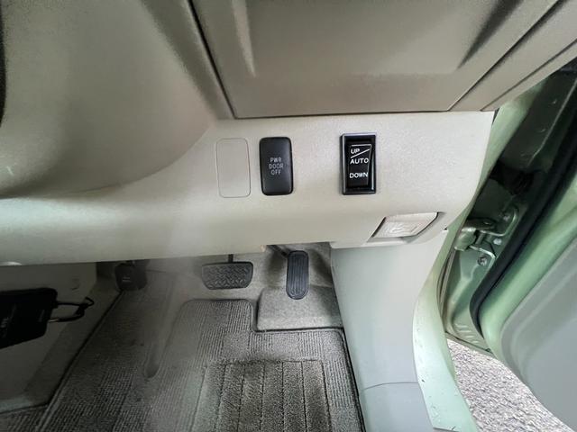 ポルテ １３０ｉ　Ｃパッケージ　ナビ／ＥＴＣ／片側電動スライドドア／車検整備付（17枚目）