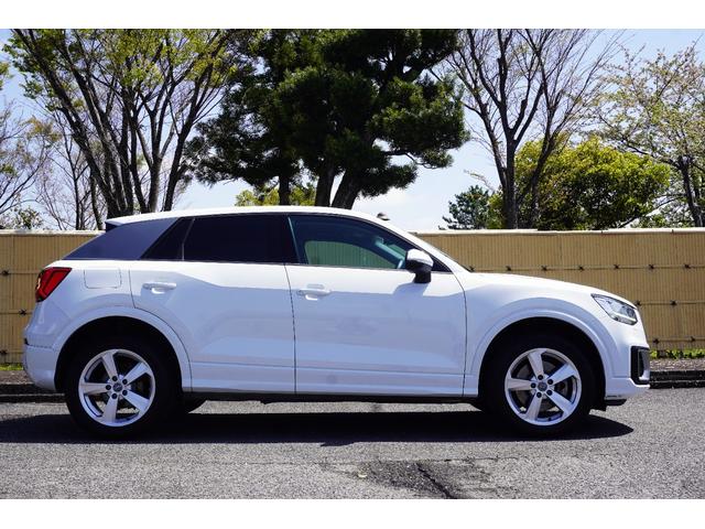 Ｑ２ １．０ＴＦＳＩスポーツ　ユーザー買取車両／純正ナビ／ＴＶ／Ｂカメラ／Ｂｌｕｅｔｏｏｔｈ／ドライブレコーダー／アクティブクルーズコントロール／バーチャルコックピット／ＬＥＤヘッドライト／（4枚目）