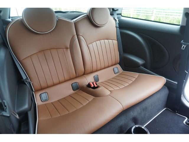 ＭＩＮＩ ５０　メイフェア　クーパーＳ／５０周年限定車／車検整備付きポータブルナビ／ＴＶ／ＥＴＣ／オートエアコン／プシュスタート／スマートキー／（22枚目）