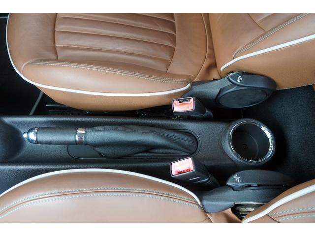ＭＩＮＩ ５０　メイフェア　クーパーＳ／５０周年限定車／車検整備付きポータブルナビ／ＴＶ／ＥＴＣ／オートエアコン／プシュスタート／スマートキー／（33枚目）