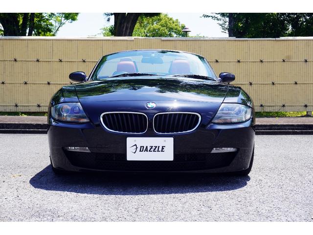 Ｚ４ ロードスター２．５ｉ　レッドレザー／社外ナビ／ＴＶ／Ｂカメラ／Ｂｌｕｅｔｏｏｔｈ／ディスチャージヘッドライト／シートヒーター／電動オープン／正規Ｄ車／（3枚目）