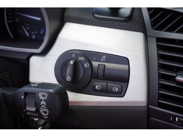 Ｚ４ ロードスター２．５ｉ　レッドレザー／社外ナビ／ＴＶ／Ｂカメラ／Ｂｌｕｅｔｏｏｔｈ／ディスチャージヘッドライト／シートヒーター／電動オープン／正規Ｄ車／（11枚目）