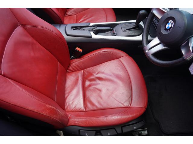 Ｚ４ ロードスター２．５ｉ　レッドレザー／社外ナビ／ＴＶ／Ｂカメラ／Ｂｌｕｅｔｏｏｔｈ／ディスチャージヘッドライト／シートヒーター／電動オープン／正規Ｄ車／（13枚目）