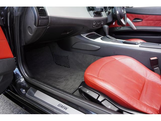 Ｚ４ ロードスター２．５ｉ　レッドレザー／社外ナビ／ＴＶ／Ｂカメラ／Ｂｌｕｅｔｏｏｔｈ／ディスチャージヘッドライト／シートヒーター／電動オープン／正規Ｄ車／（19枚目）