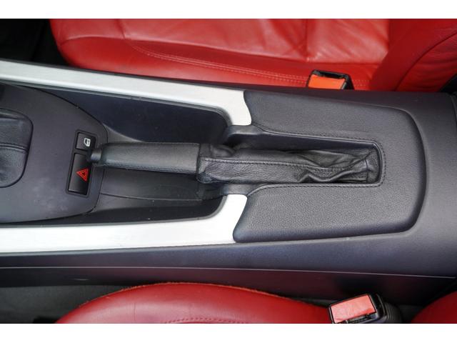Ｚ４ ロードスター２．５ｉ　レッドレザー／社外ナビ／ＴＶ／Ｂカメラ／Ｂｌｕｅｔｏｏｔｈ／ディスチャージヘッドライト／シートヒーター／電動オープン／正規Ｄ車／（29枚目）