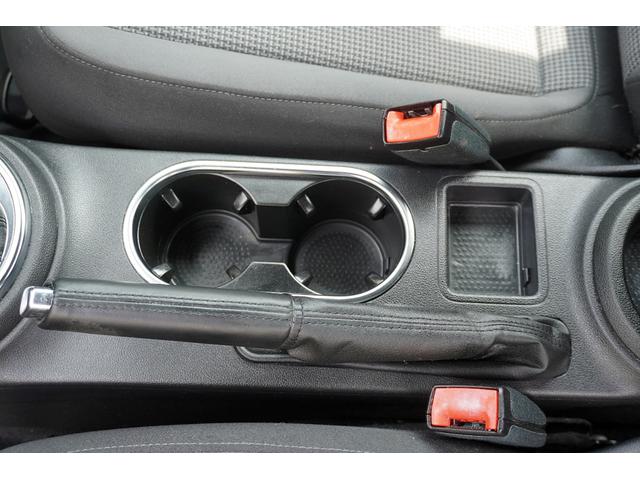 ザ・ビートル デザイン　車検整備付き／純正ナビ／ＴＶ／Ｂｌｕｅｔｏｏｔｈ／Ｂカメラ／クルーズコントロール／キーレスエントリー／純正１６インチアルミ／（32枚目）