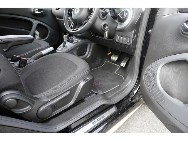 スマートフォーツークーペ ブラックシルバー　エディション　５０台限定車／買取車両／車検整備付き／ブラバスアルミホイール／サンルーフ／シートヒーター／衝突警告システム／パドルシフト／クルーズコントロール／（16枚目）