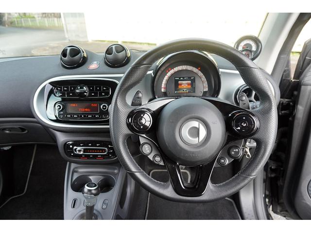 スマートフォーツークーペ ブラックシルバー　エディション　５０台限定車／買取車両／車検整備付き／ブラバスアルミホイール／サンルーフ／シートヒーター／衝突警告システム／パドルシフト／クルーズコントロール／（28枚目）