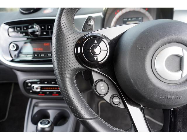 スマートフォーツークーペ ブラックシルバー　エディション　５０台限定車／買取車両／車検整備付き／ブラバスアルミホイール／サンルーフ／シートヒーター／衝突警告システム／パドルシフト／クルーズコントロール／（29枚目）