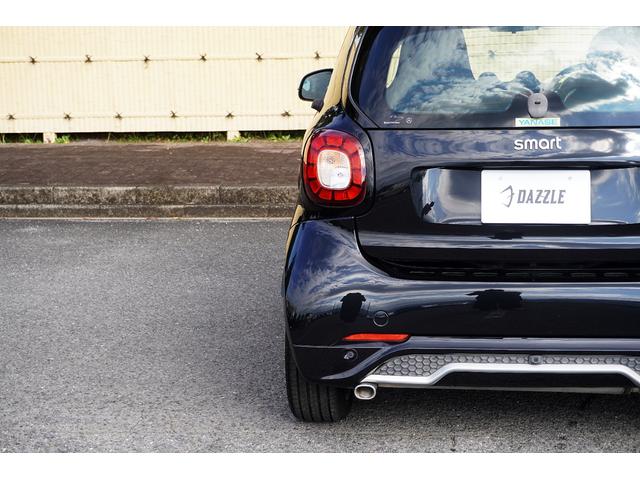 スマートフォーツークーペ ブラックシルバー　エディション　５０台限定車／買取車両／車検整備付き／ブラバスアルミホイール／サンルーフ／シートヒーター／衝突警告システム／パドルシフト／クルーズコントロール／（69枚目）