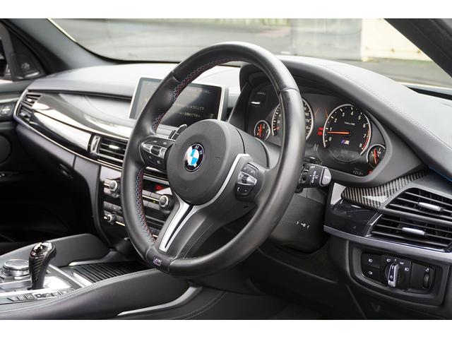 Ｘ５ Ｍ ベースグレード　Ｆ／Ｓ／Ｒ／カーボン／純正２１ＡＷ／黒革シート／純正ナビ／ＴＶ／Ｂカメラ／Ｂｌｕｅｔｏｏｔｈ／ＥＴＣ／スマートキー／プシュスタート／全周囲カメラ／ハーマンカートン／パノマミックスライディングルーフ／（9枚目）