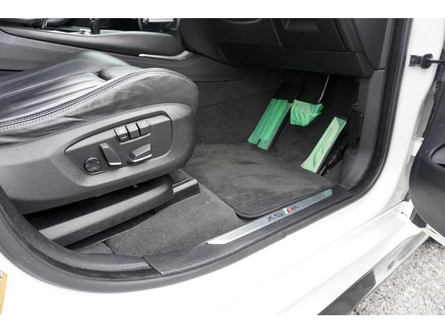 Ｘ５ Ｍ ベースグレード　Ｆ／Ｓ／Ｒ／カーボン／純正２１ＡＷ／黒革シート／純正ナビ／ＴＶ／Ｂカメラ／Ｂｌｕｅｔｏｏｔｈ／ＥＴＣ／スマートキー／プシュスタート／全周囲カメラ／ハーマンカートン／パノマミックスライディングルーフ／（14枚目）