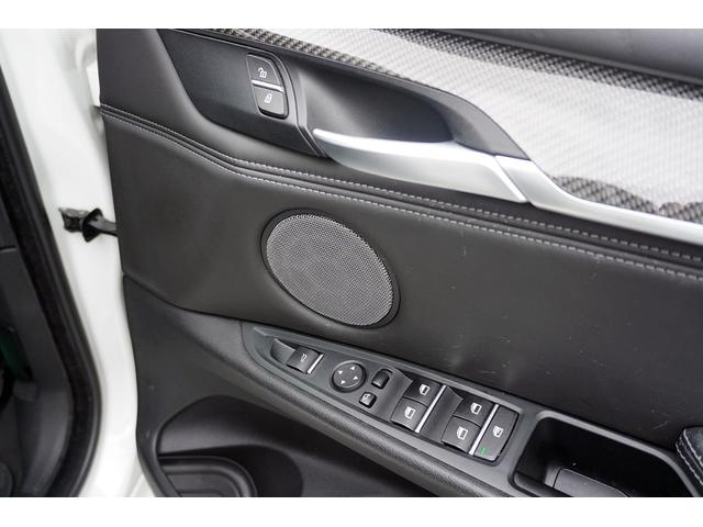 Ｘ５ Ｍ ベースグレード　Ｆ／Ｓ／Ｒ／カーボン／純正２１ＡＷ／黒革シート／純正ナビ／ＴＶ／Ｂカメラ／Ｂｌｕｅｔｏｏｔｈ／ＥＴＣ／スマートキー／プシュスタート／全周囲カメラ／ハーマンカートン／パノマミックスライディングルーフ／（16枚目）