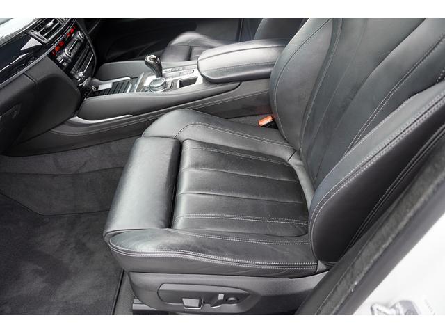 Ｘ５ Ｍ ベースグレード　Ｆ／Ｓ／Ｒ／カーボン／純正２１ＡＷ／黒革シート／純正ナビ／ＴＶ／Ｂカメラ／Ｂｌｕｅｔｏｏｔｈ／ＥＴＣ／スマートキー／プシュスタート／全周囲カメラ／ハーマンカートン／パノマミックスライディングルーフ／（18枚目）