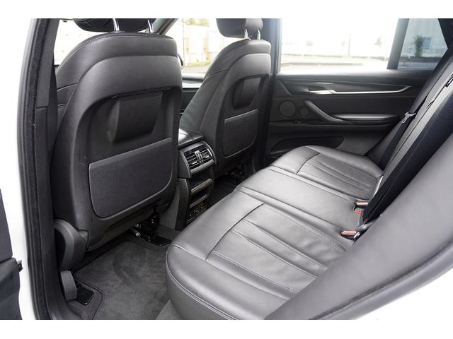 Ｘ５ Ｍ ベースグレード　Ｆ／Ｓ／Ｒ／カーボン／純正２１ＡＷ／黒革シート／純正ナビ／ＴＶ／Ｂカメラ／Ｂｌｕｅｔｏｏｔｈ／ＥＴＣ／スマートキー／プシュスタート／全周囲カメラ／ハーマンカートン／パノマミックスライディングルーフ／（25枚目）