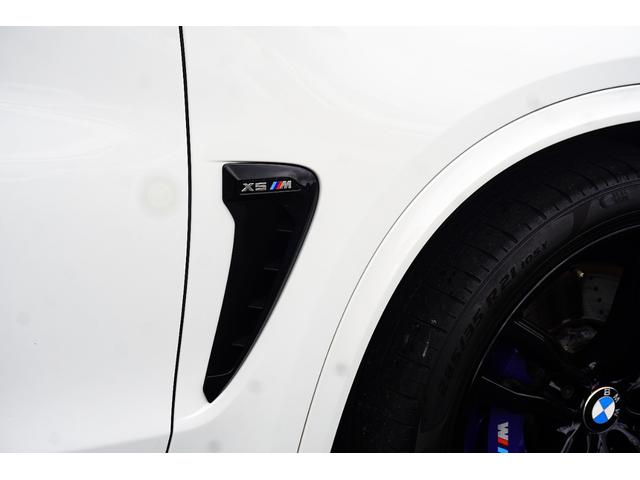 Ｘ５ Ｍ ベースグレード　Ｆ／Ｓ／Ｒ／カーボン／純正２１ＡＷ／黒革シート／純正ナビ／ＴＶ／Ｂカメラ／Ｂｌｕｅｔｏｏｔｈ／ＥＴＣ／スマートキー／プシュスタート／全周囲カメラ／ハーマンカートン／パノマミックスライディングルーフ／（68枚目）
