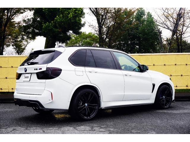 Ｘ５ Ｍ ベースグレード　Ｆ／Ｓ／Ｒ／カーボン／純正２１ＡＷ／黒革シート／純正ナビ／ＴＶ／Ｂカメラ／Ｂｌｕｅｔｏｏｔｈ／ＥＴＣ／スマートキー／プシュスタート／全周囲カメラ／ハーマンカートン／パノマミックスライディングルーフ／（73枚目）