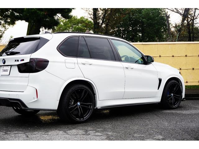 Ｘ５ Ｍ ベースグレード　Ｆ／Ｓ／Ｒ／カーボン／純正２１ＡＷ／黒革シート／純正ナビ／ＴＶ／Ｂカメラ／Ｂｌｕｅｔｏｏｔｈ／ＥＴＣ／スマートキー／プシュスタート／全周囲カメラ／ハーマンカートン／パノマミックスライディングルーフ／（75枚目）