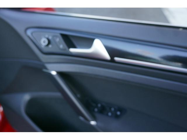 ゴルフヴァリアント ＴＳＩハイラインブルーモーションテクノロジー　ユーザー買取車両／純正ナビ／ＴＶ／Ｂｌｕｅｔｏｏｔｈ／Ｂカメラ／ＥＴＣ／前後ドライブレコーダー／純正アルミホイール／オートライト／プシュスタート／オートエアコン／電動格納ミラー／（15枚目）
