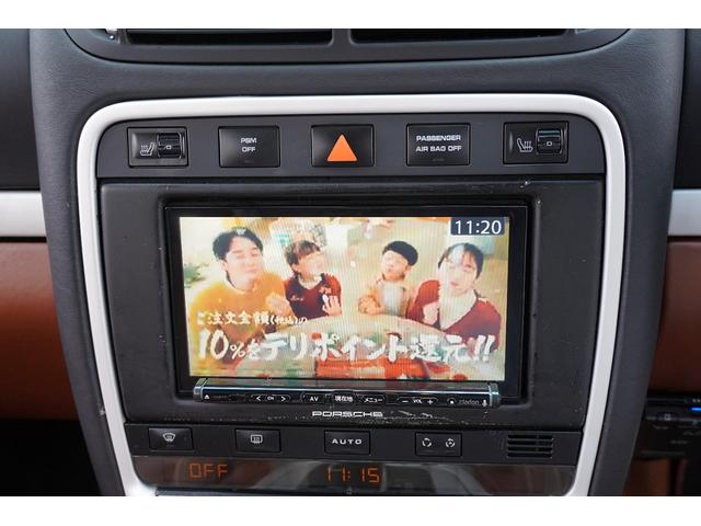 カイエン ターボ　ターボ（５名）チェスナットブラウンレザー／ＧＴＳ２１ＡＷ／サンルーフ／純正ナビ／ＴＶ／Ｂカメラ／Ｂｌｕｅｔｏｏｔｈ／ＥＴＣ／キーレスエントリー／アルカンターラルーフライニング（36枚目）