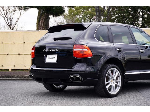 カイエン ターボ　ターボ（５名）チェスナットブラウンレザー／ＧＴＳ２１ＡＷ／サンルーフ／純正ナビ／ＴＶ／Ｂカメラ／Ｂｌｕｅｔｏｏｔｈ／ＥＴＣ／キーレスエントリー／アルカンターラルーフライニング（68枚目）