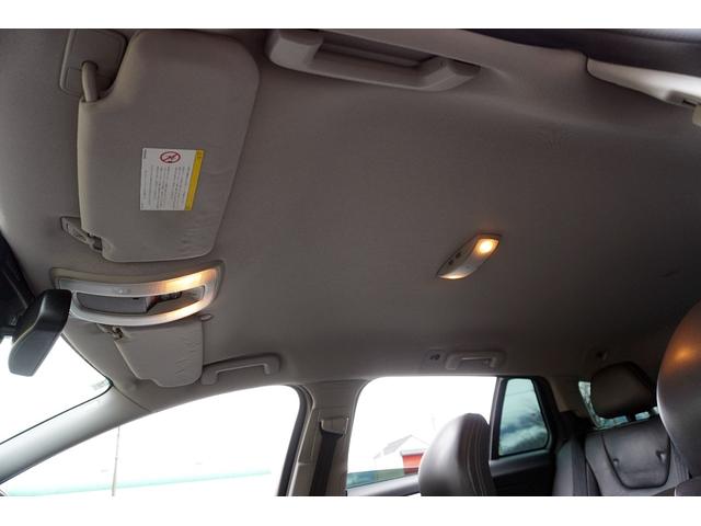 Ｖ６０ Ｔ４　Ｒデザイン　特別仕様車／ポールスターパフォーマンスＰＫＧ／黒革シート／専用エクステリア／専用１８ＡＷ／純正ナビ／ＴＶ／Ｂカメラ／Ｂｌｕｅｔｏｏｔｈ／ＥＴＣ／キーレスエントリー／プシュスタート／オートエアコン／（48枚目）