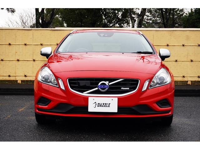 Ｖ６０ Ｔ４　Ｒデザイン　特別仕様車／ポールスターパフォーマンスＰＫＧ／黒革シート／専用エクステリア／専用１８ＡＷ／純正ナビ／ＴＶ／Ｂカメラ／Ｂｌｕｅｔｏｏｔｈ／ＥＴＣ／キーレスエントリー／プシュスタート／オートエアコン／（52枚目）