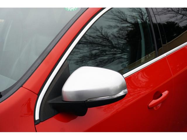 Ｖ６０ Ｔ４　Ｒデザイン　特別仕様車／ポールスターパフォーマンスＰＫＧ／黒革シート／専用エクステリア／専用１８ＡＷ／純正ナビ／ＴＶ／Ｂカメラ／Ｂｌｕｅｔｏｏｔｈ／ＥＴＣ／キーレスエントリー／プシュスタート／オートエアコン／（57枚目）